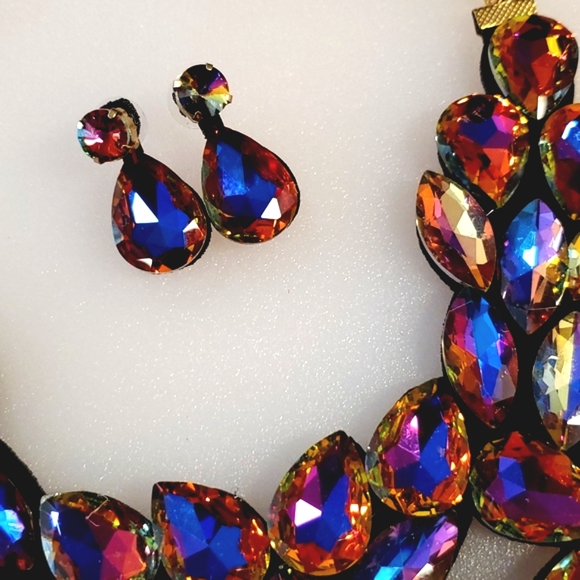 Traci Lynn Multicolored rhinestone massive necklace and earrings purples  NIB - Picture 2 of 9